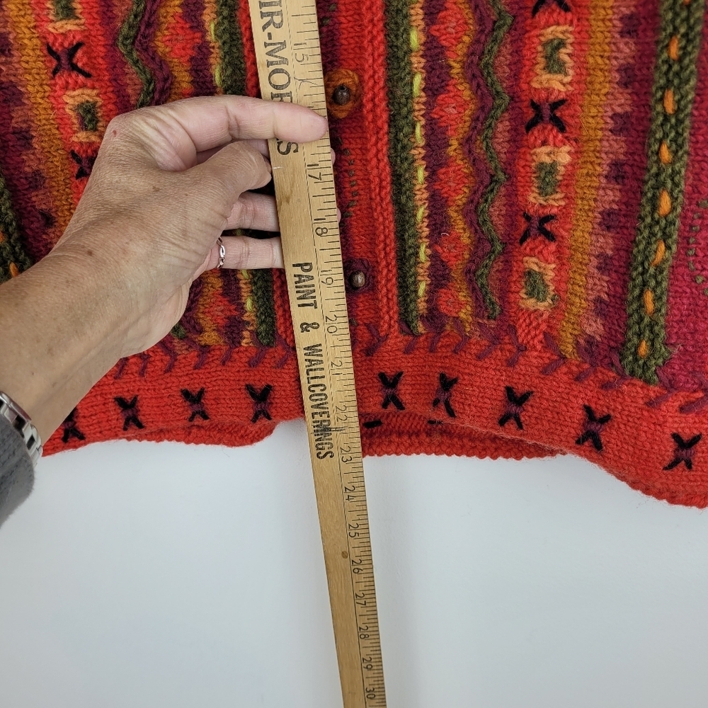 Newari hand knit red wool cardigan sweater Icelandic Design cozy artsy NWT S/M - Picture 5 of 11